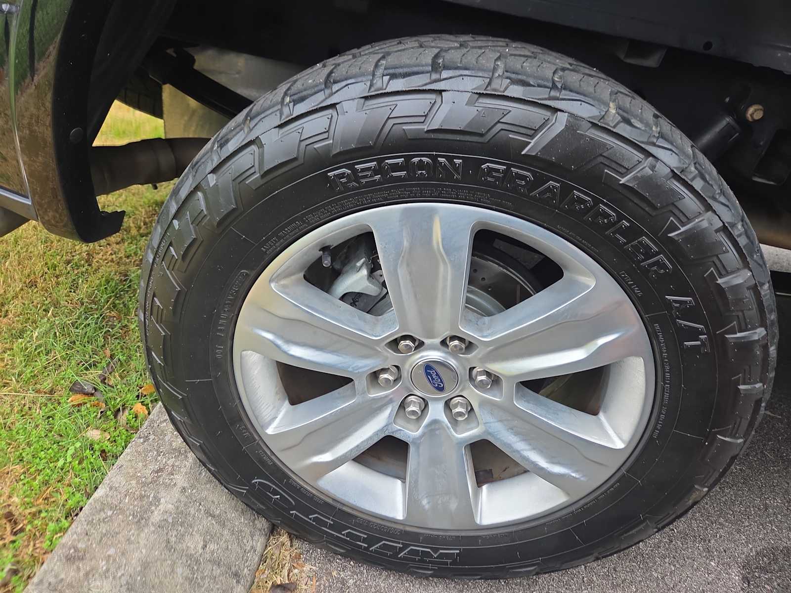 2019 Ford F-150 Platinum photo 4