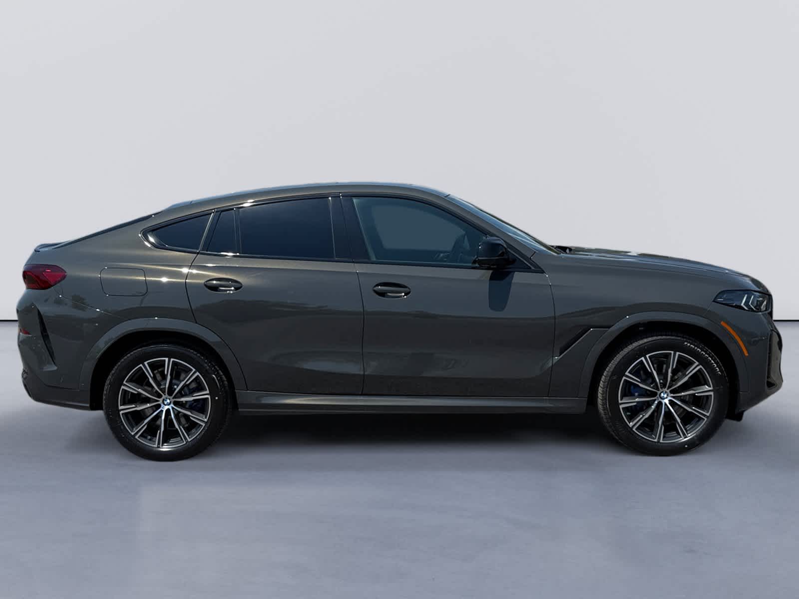 2026 BMW X6 M60i - Photo 2