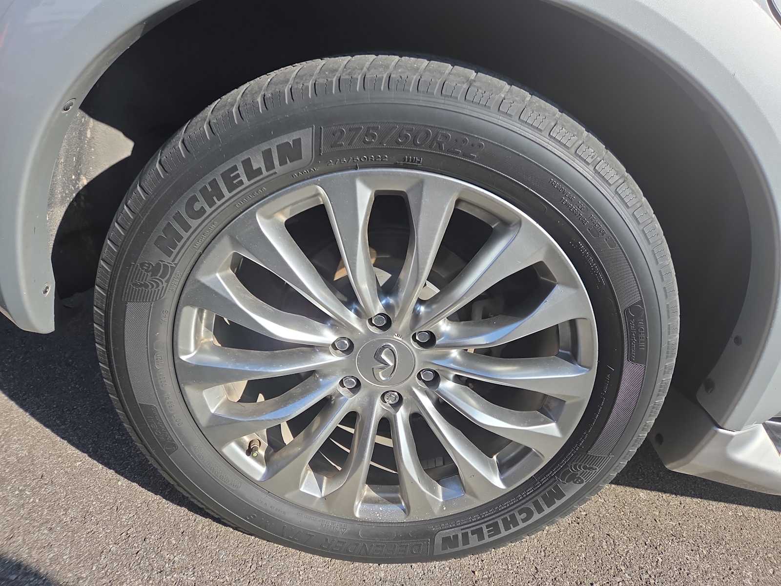 2020 Infiniti QX80 Luxe photo 2