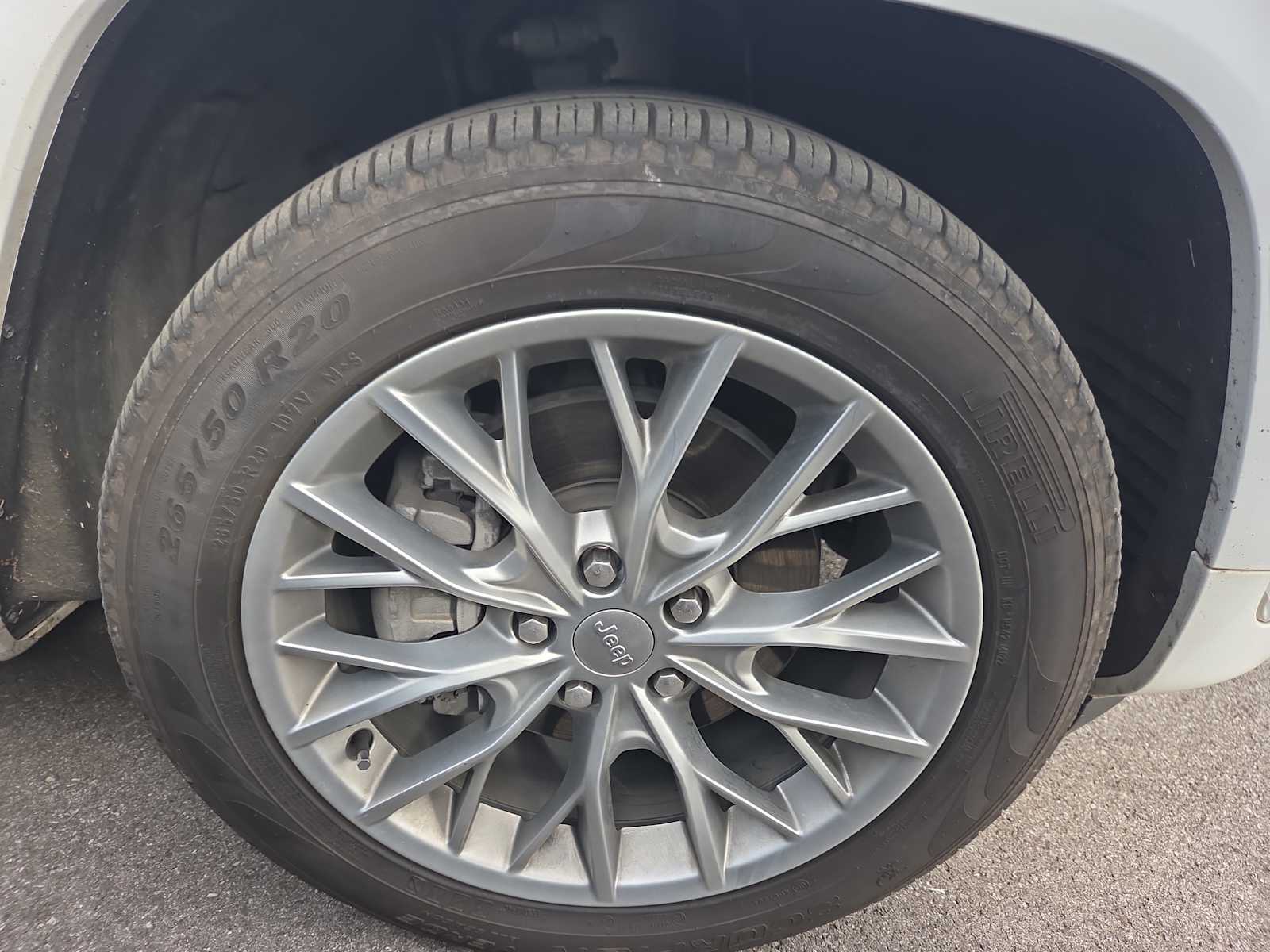 2022 Jeep Cherokee photo 2