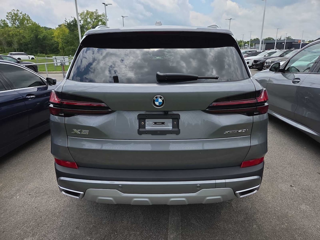 New 2026 BMW X5 xDrive40i SUV