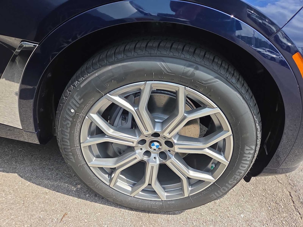 New 2027 BMW X7 xDrive40i SUV