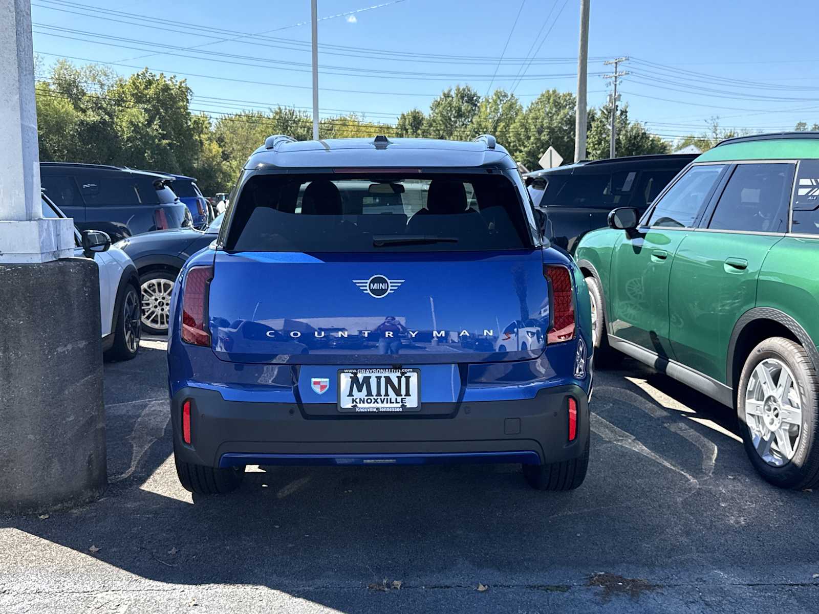 View vehicle photo 4