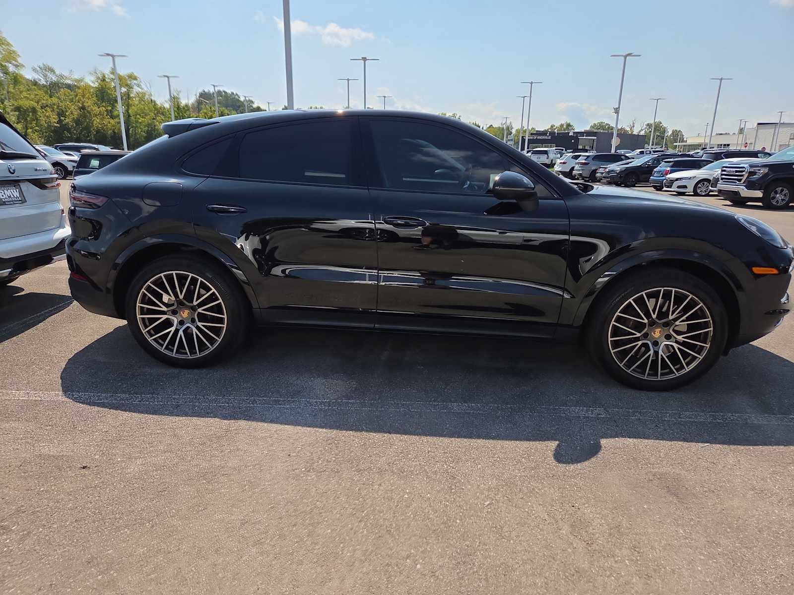 2023 Porsche Cayenne Coupe Platinum Edition photo 2