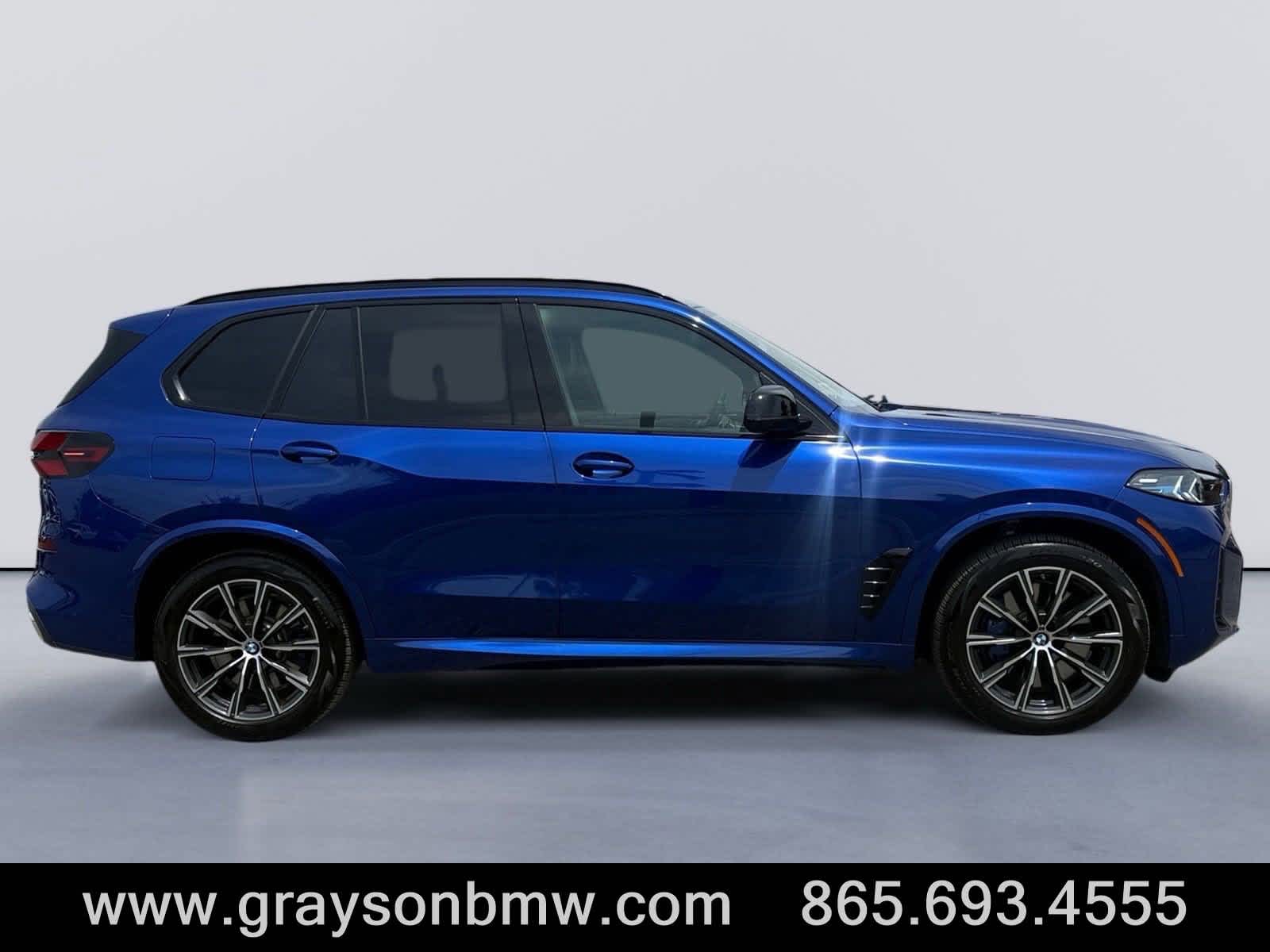 Used 2024 BMW X5 M60i with VIN 5UX33EU0XR9V22007 for sale in Knoxville, TN