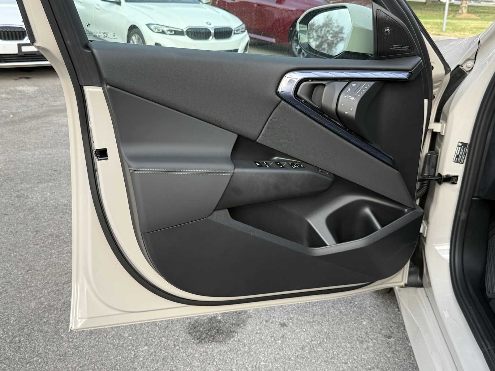 2025 BMW X3 30 - Photo 11