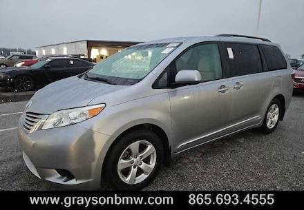 2017 Toyota Sienna LE Van
