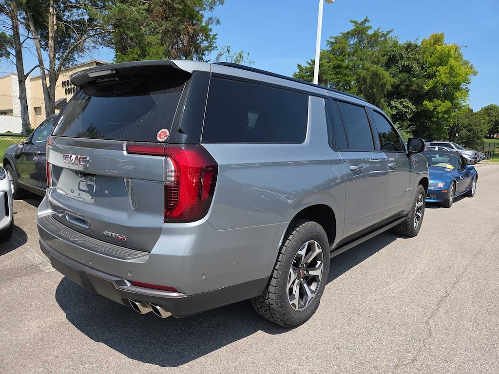 Used 2025 GMC Yukon XL AT4 Ultimate SUV