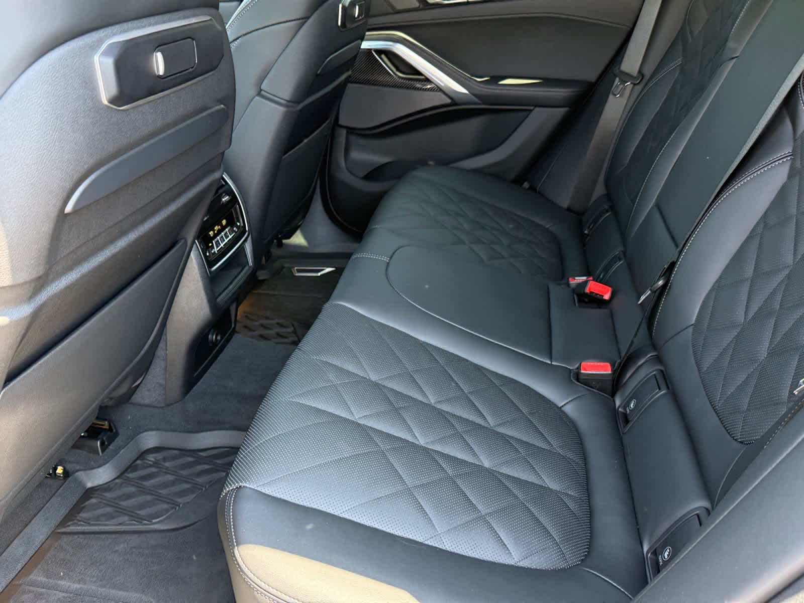 2026 BMW X6 M60i - Photo 18