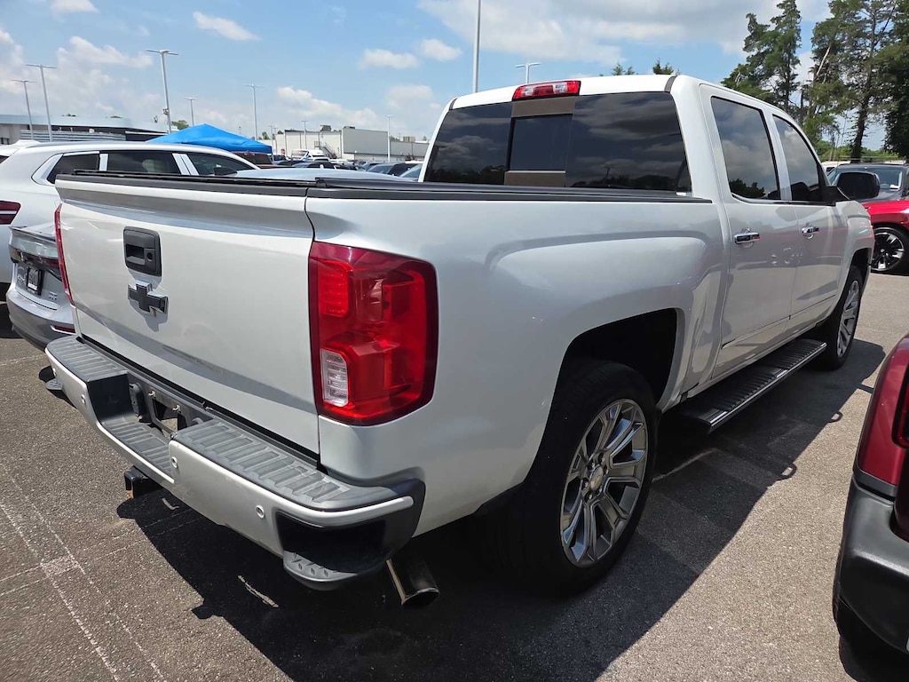 Used 2017 Chevrolet Silverado 1500 High Country 4WD Crew Cab 143.5 Truck Crew Cab