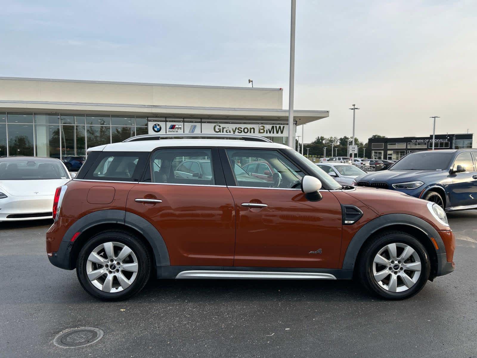 Used 2017 MINI Countryman Base with VIN WMZYV5C33H3E01823 for sale in Knoxville, TN