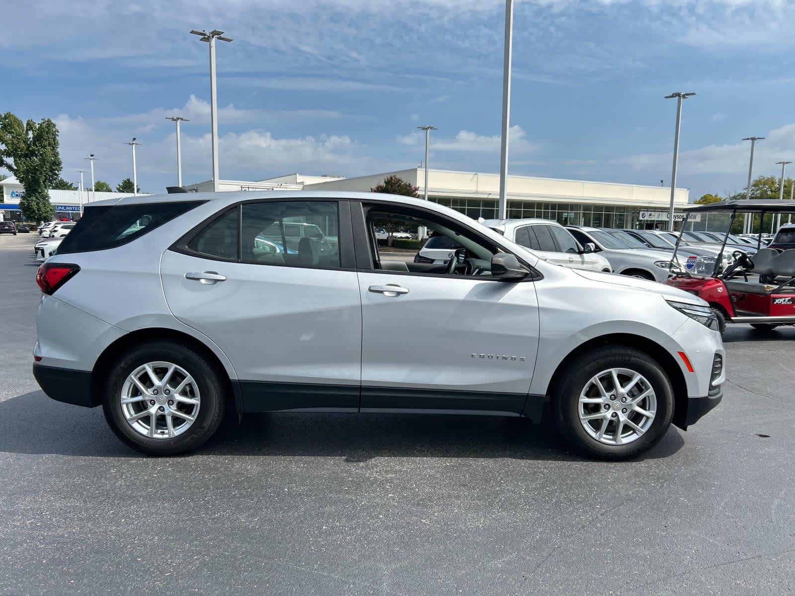 Used 2022 Chevrolet Equinox LS with VIN 3GNAXHEV4NS180772 for sale in Knoxville, TN