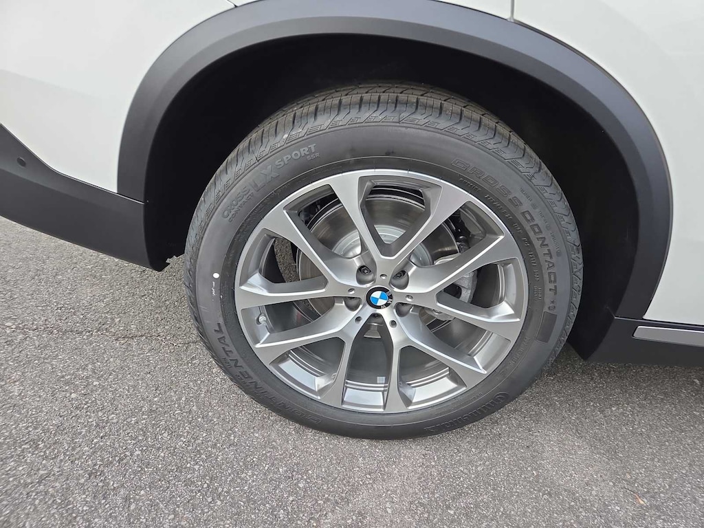 New 2026 BMW X5 sDrive40i SUV