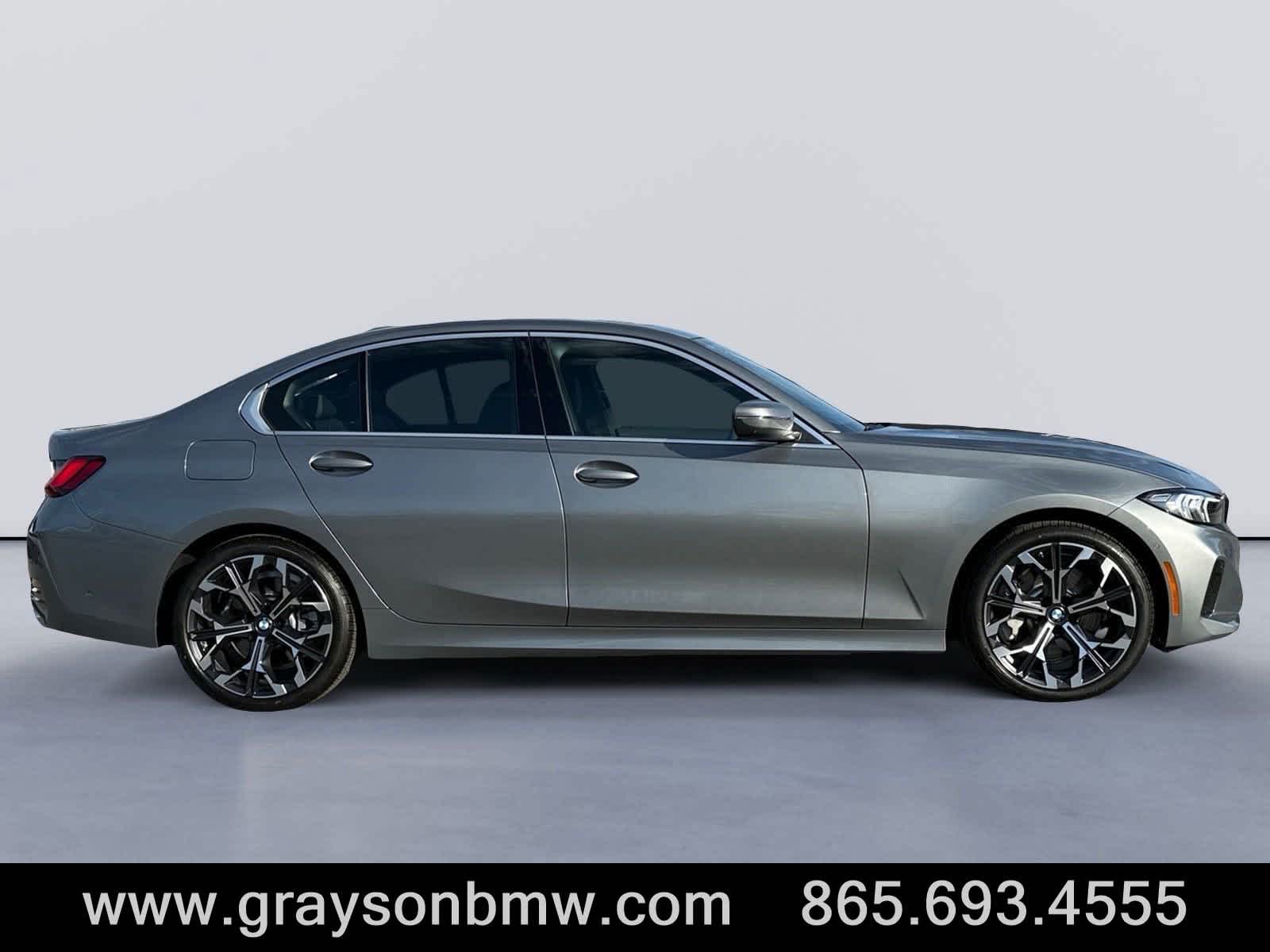 2025 Bmw 330i Sedan photo 2