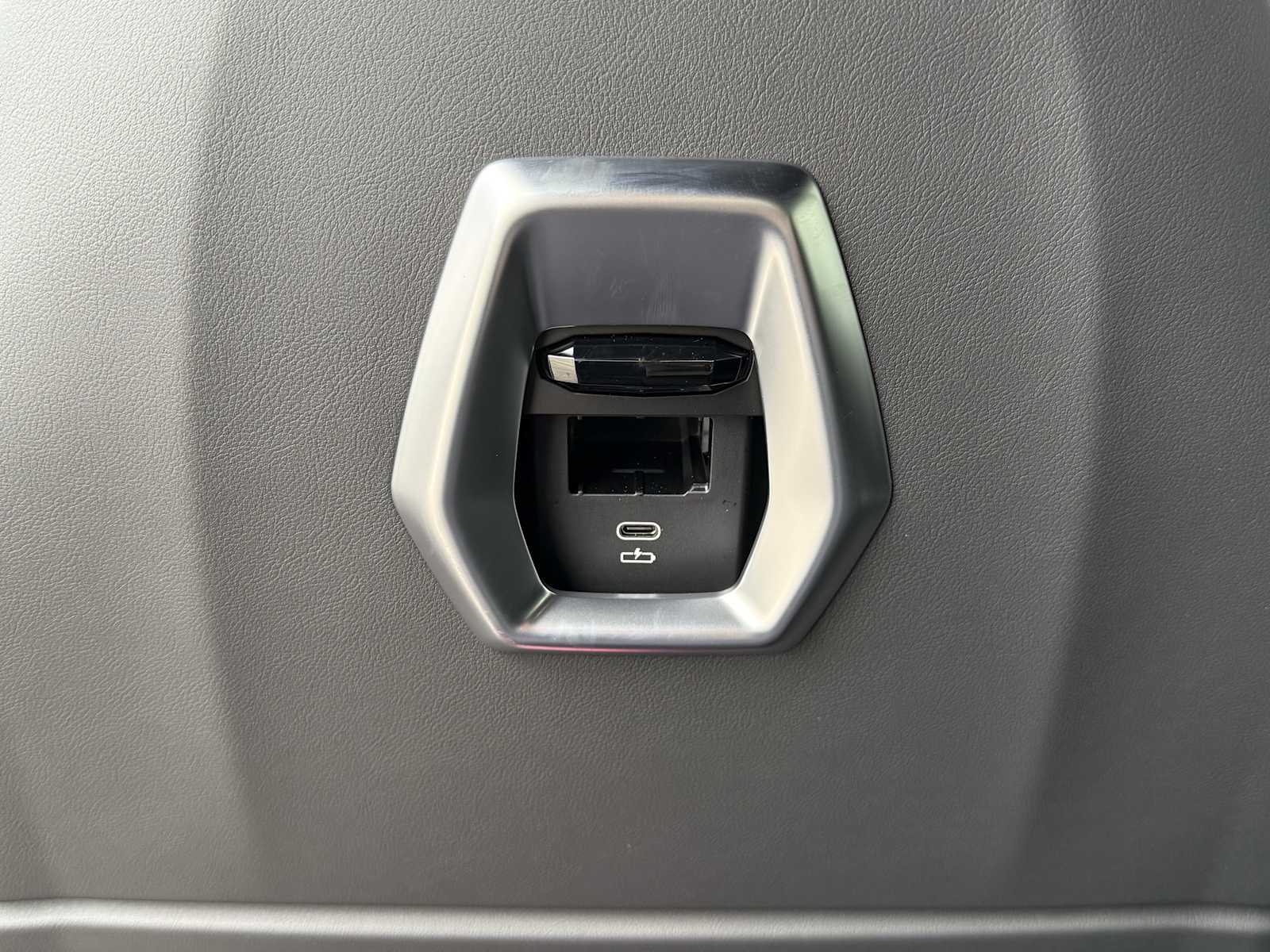 2026 BMW XM Base - Photo 38