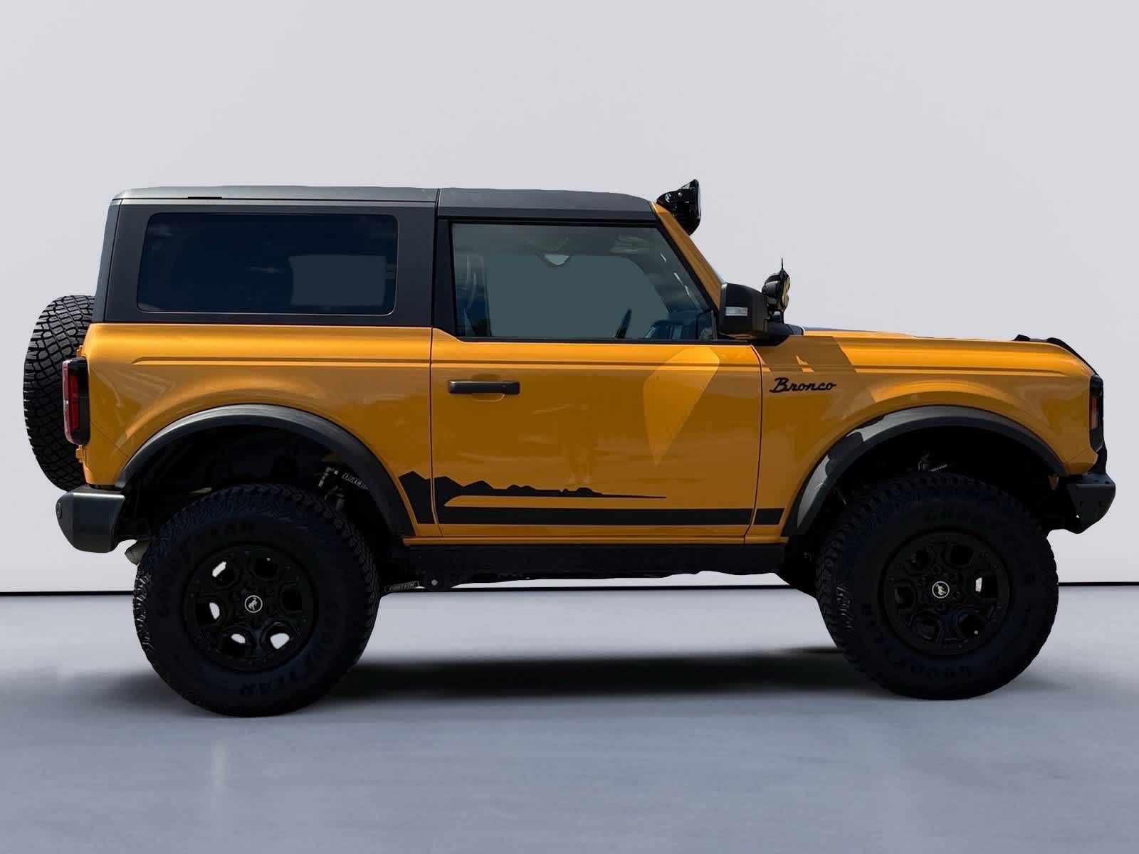 2022 Ford Bronco Wildtrak photo 2