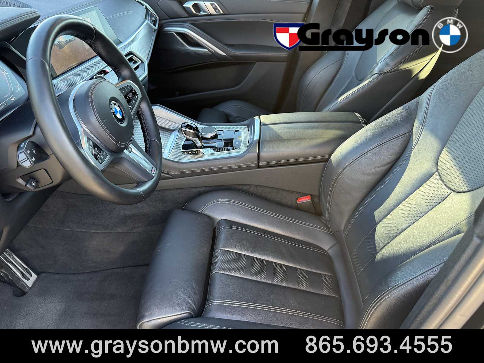 2022 BMW X6 40i's photo