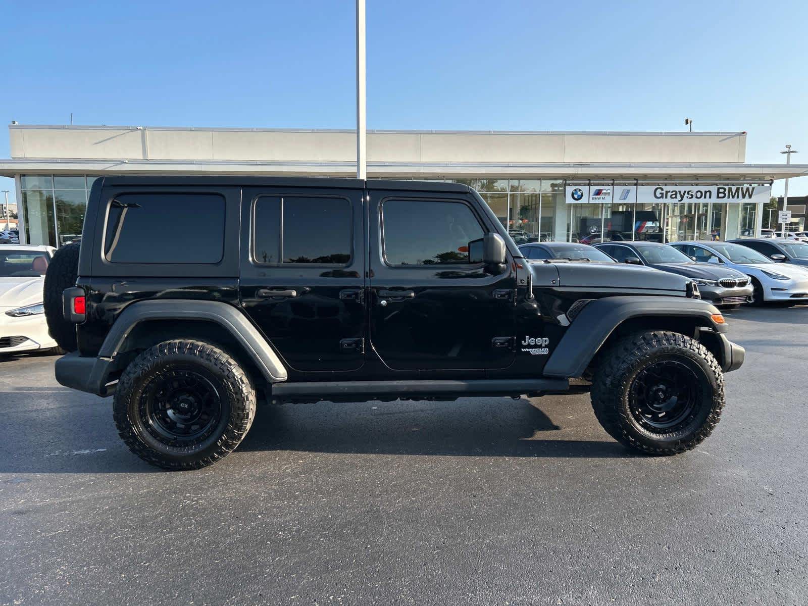 Used 2019 Jeep Wrangler Unlimited Sport S with VIN 1C4HJXDN4KW552440 for sale in Knoxville, TN