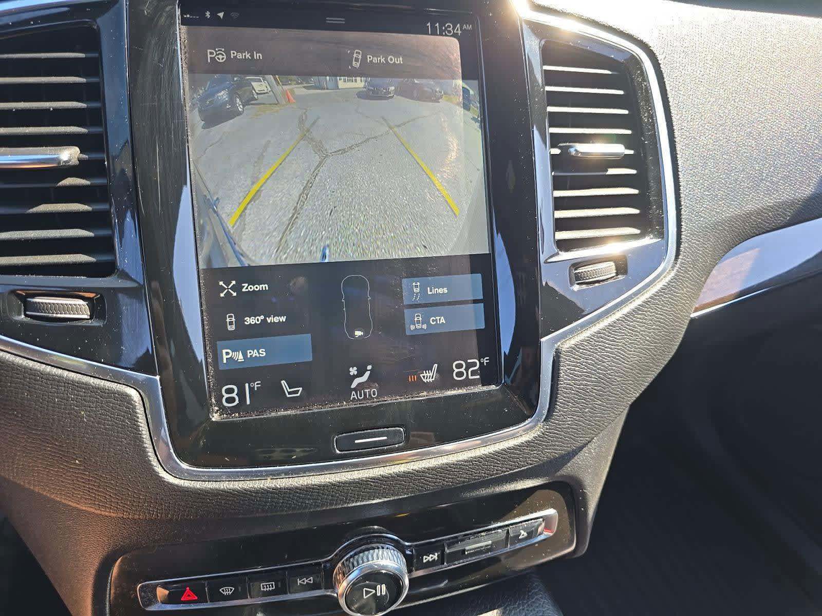 2018 Volvo XC90 Momentum photo 3