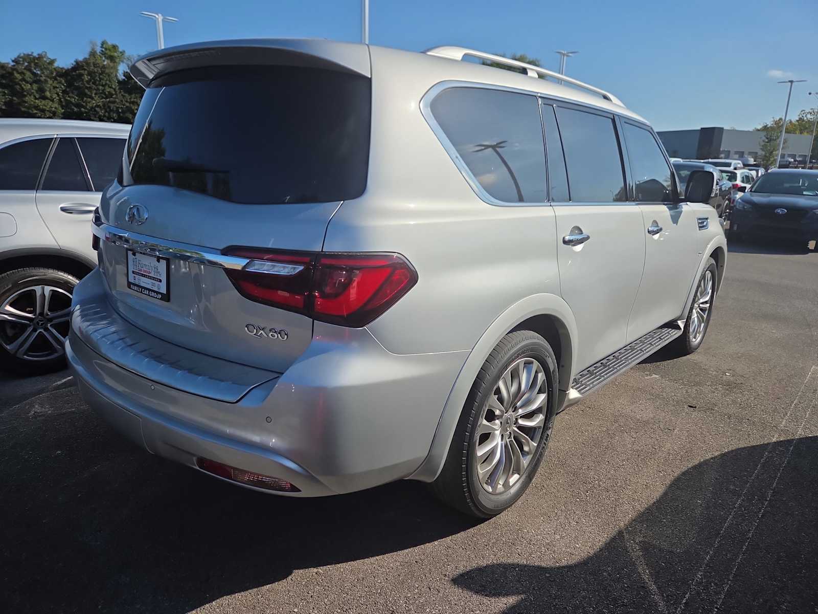 2020 Infiniti QX80 Luxe photo 3