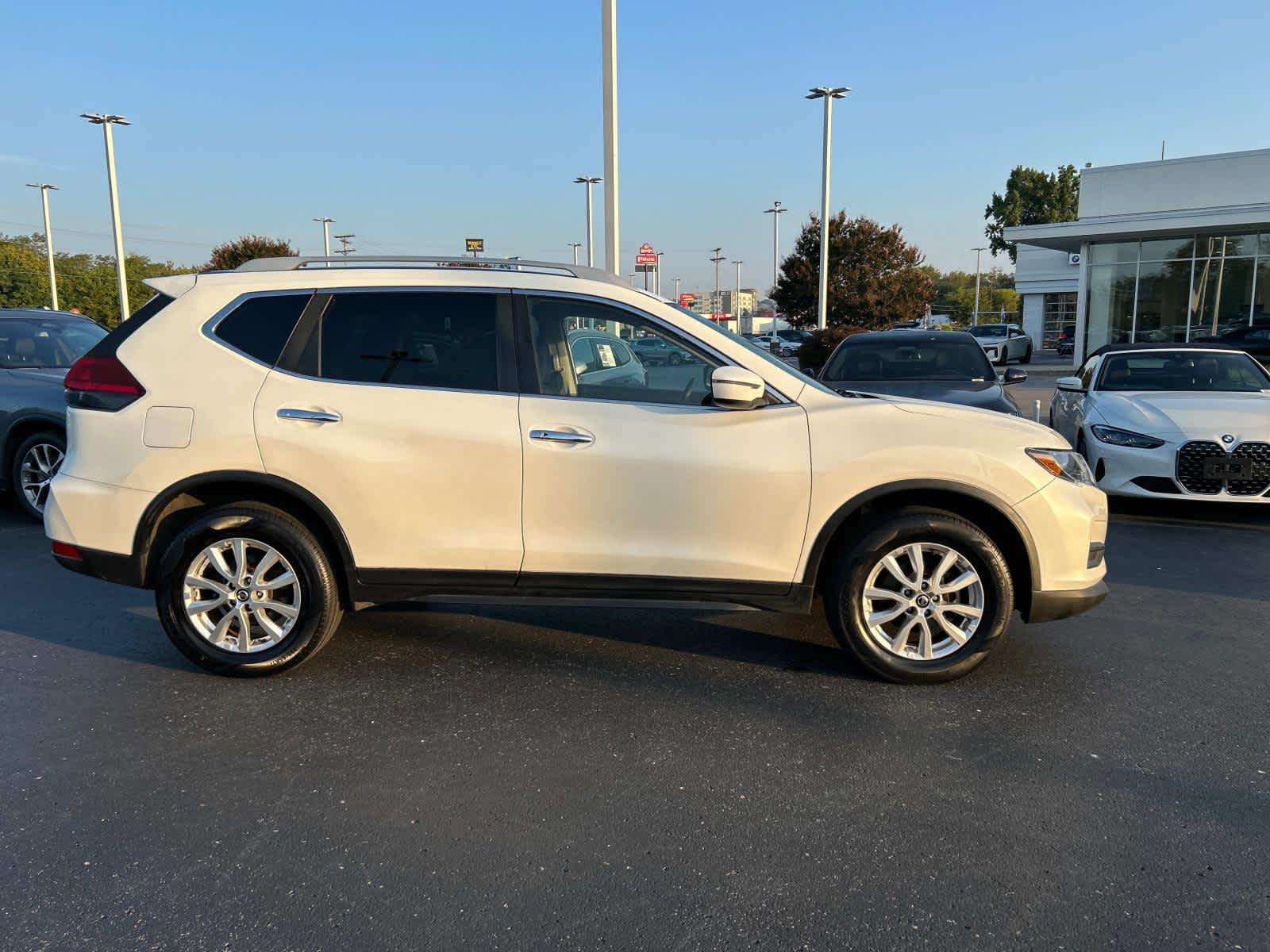 Used 2019 Nissan Rogue SV with VIN 5N1AT2MV6KC705055 for sale in Knoxville, TN