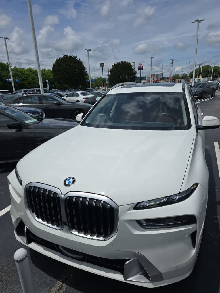 2024 BMW X7 xDrive40i's photo