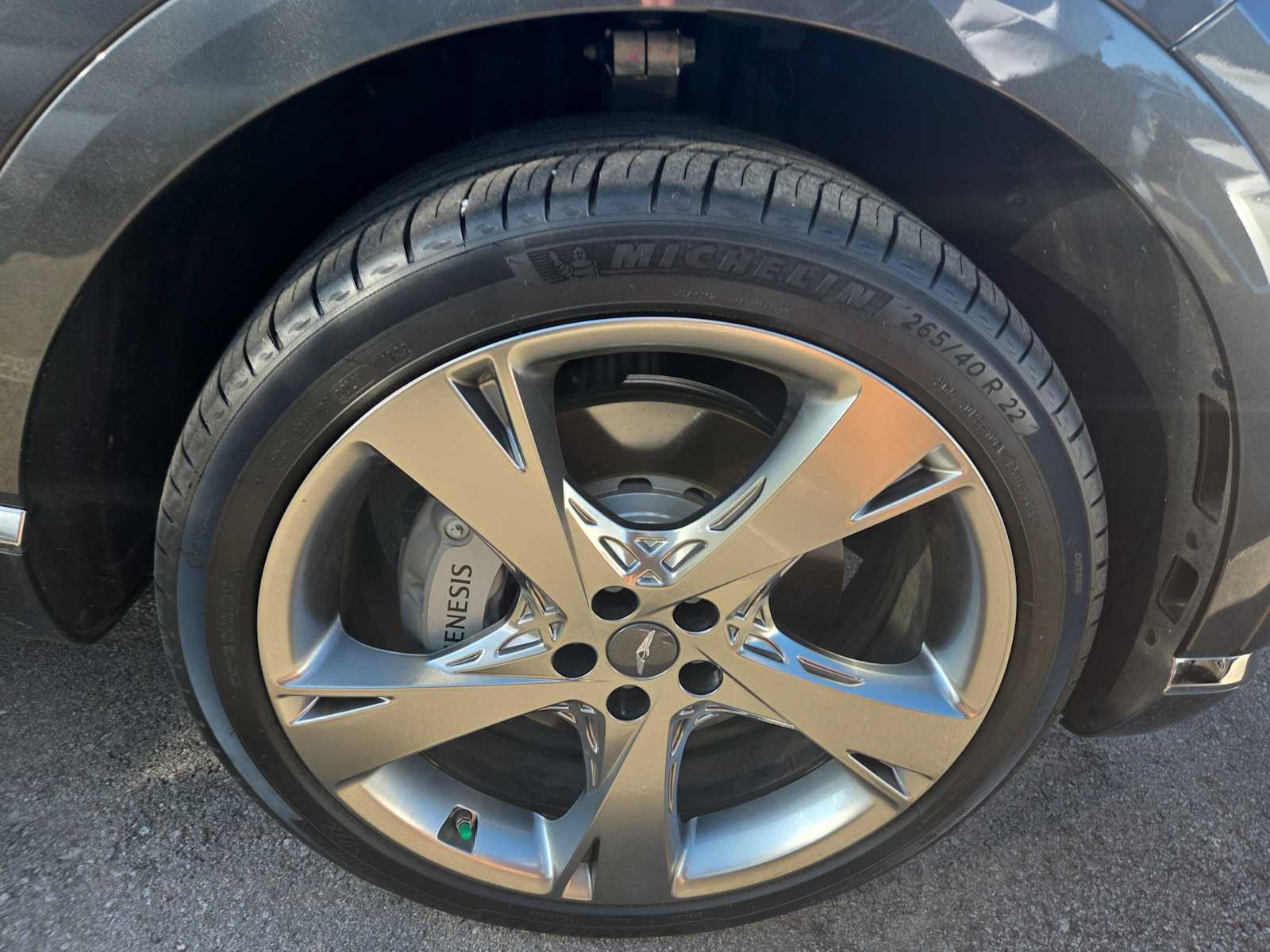 2024 Genesis GV80 Prestige photo 2