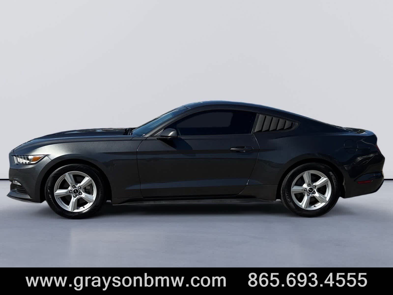 2017 Ford Mustang V6 photo 2