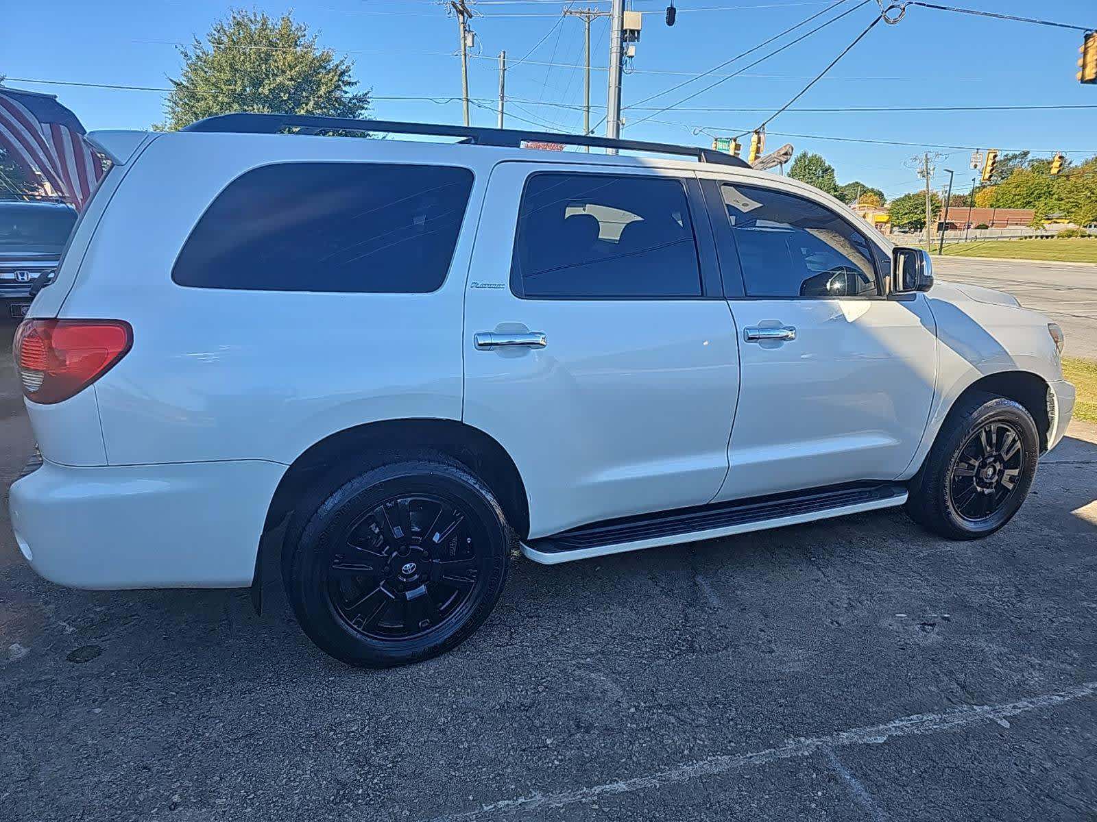 2016 Toyota Sequoia Platinum photo 2