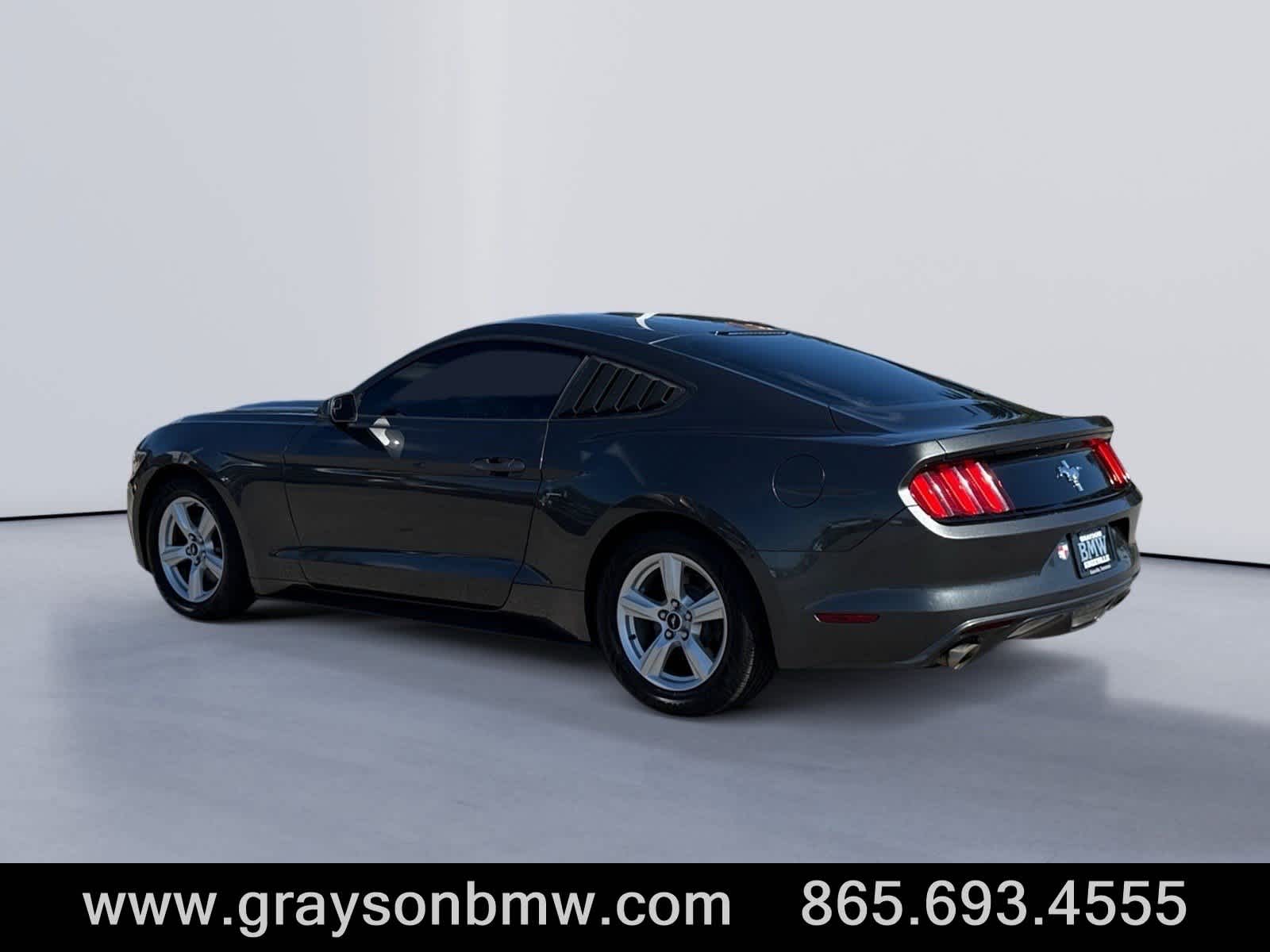 2017 Ford Mustang V6 photo 3