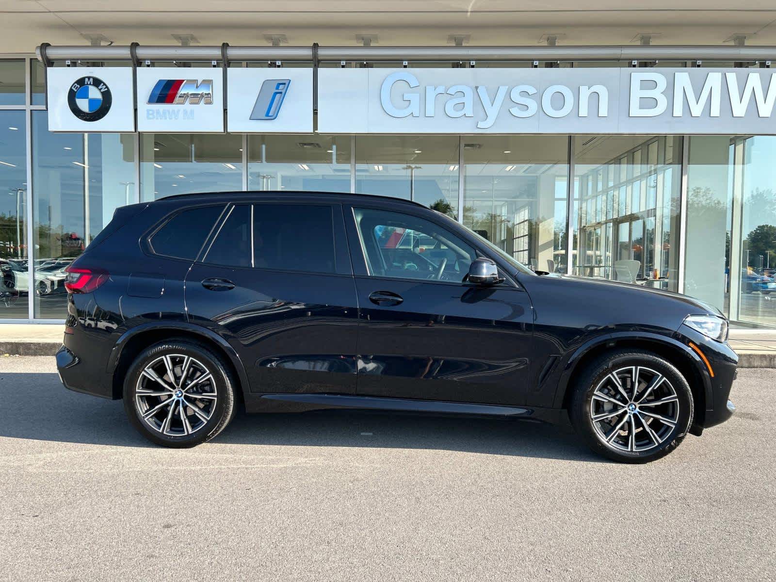 Used 2021 BMW X5 40i with VIN 5UXCR6C02M9D77952 for sale in Knoxville, TN