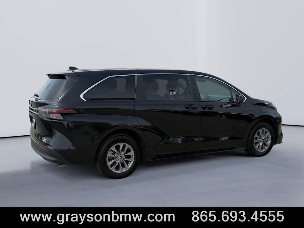 Used 2024 Toyota Sienna LE Van Passenger Van