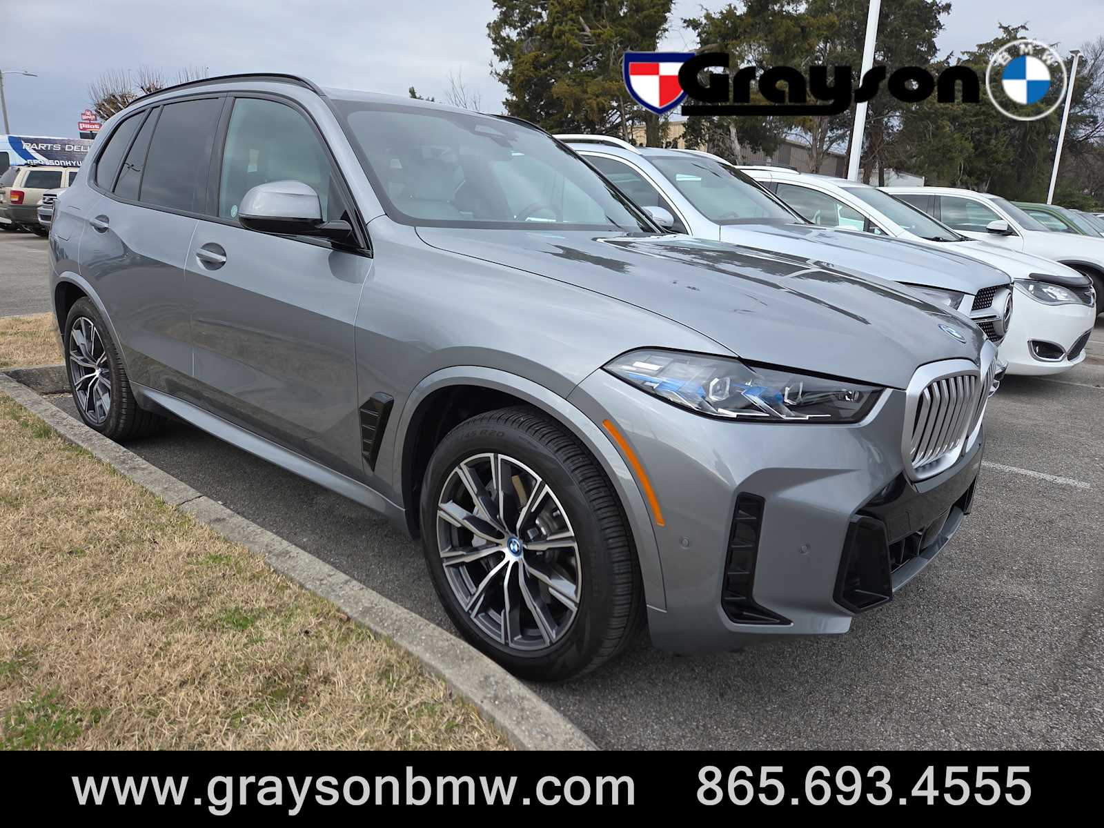 2025 BMW X5 50e's photo