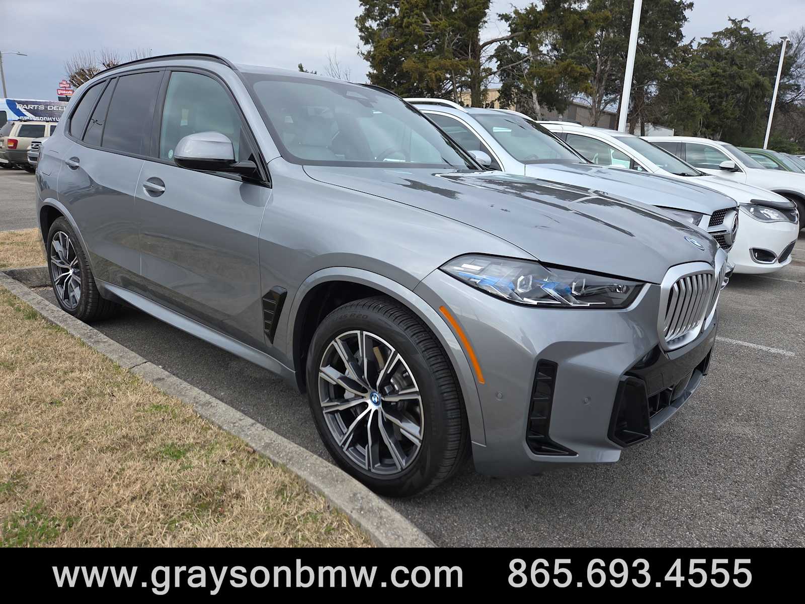2025 BMW X5 50e's photo