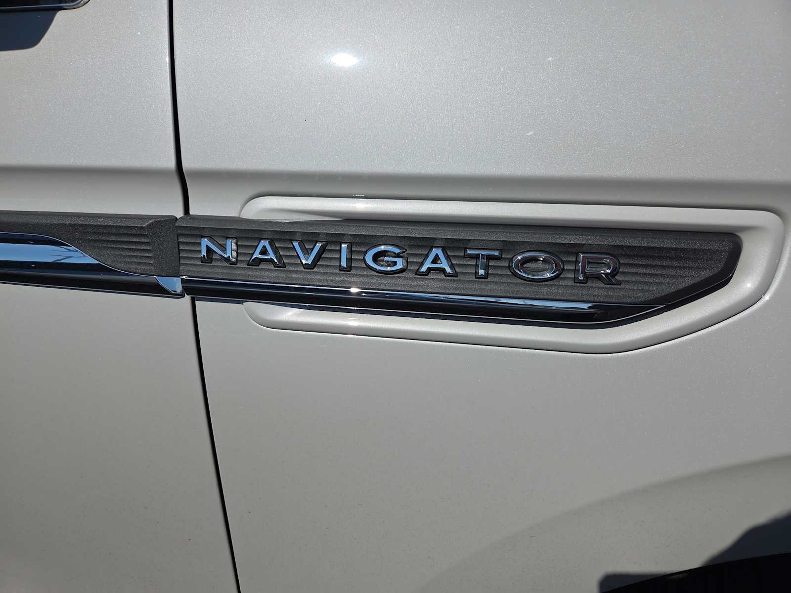 2024 Lincoln Navigator L Reserve photo 2