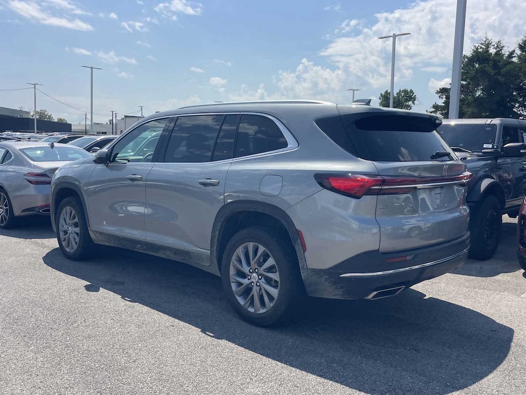 Used 2025 Buick Enclave Preferred SUV