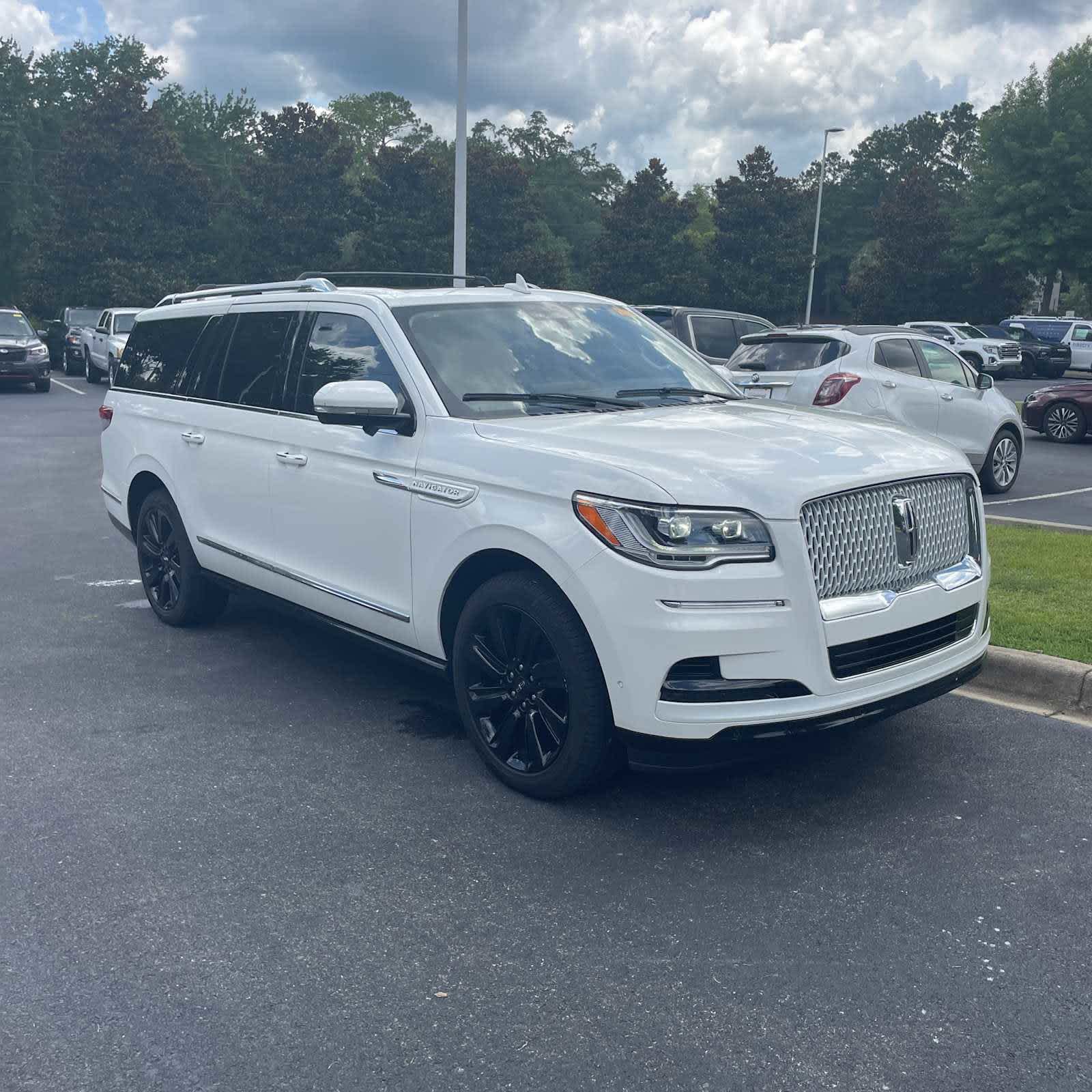 Used 2023 Lincoln Navigator Reserve L with VIN 5LMJJ3LG8PEL04419 for sale in Knoxville, TN