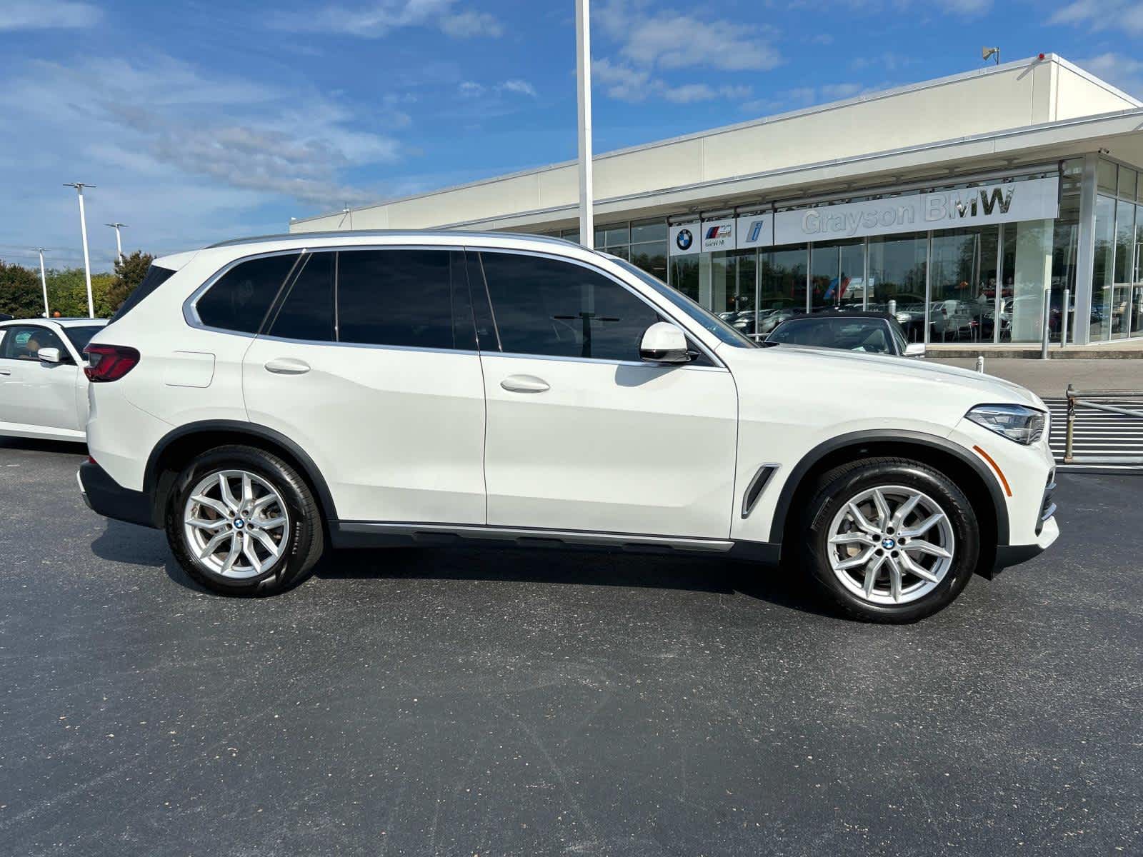 Used 2021 BMW X5 40i with VIN 5UXCR4C06M9H25840 for sale in Knoxville, TN