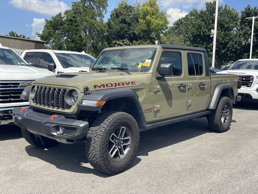 Used 2026 Jeep Gladiator Mojave 4x4 Truck Crew Cab