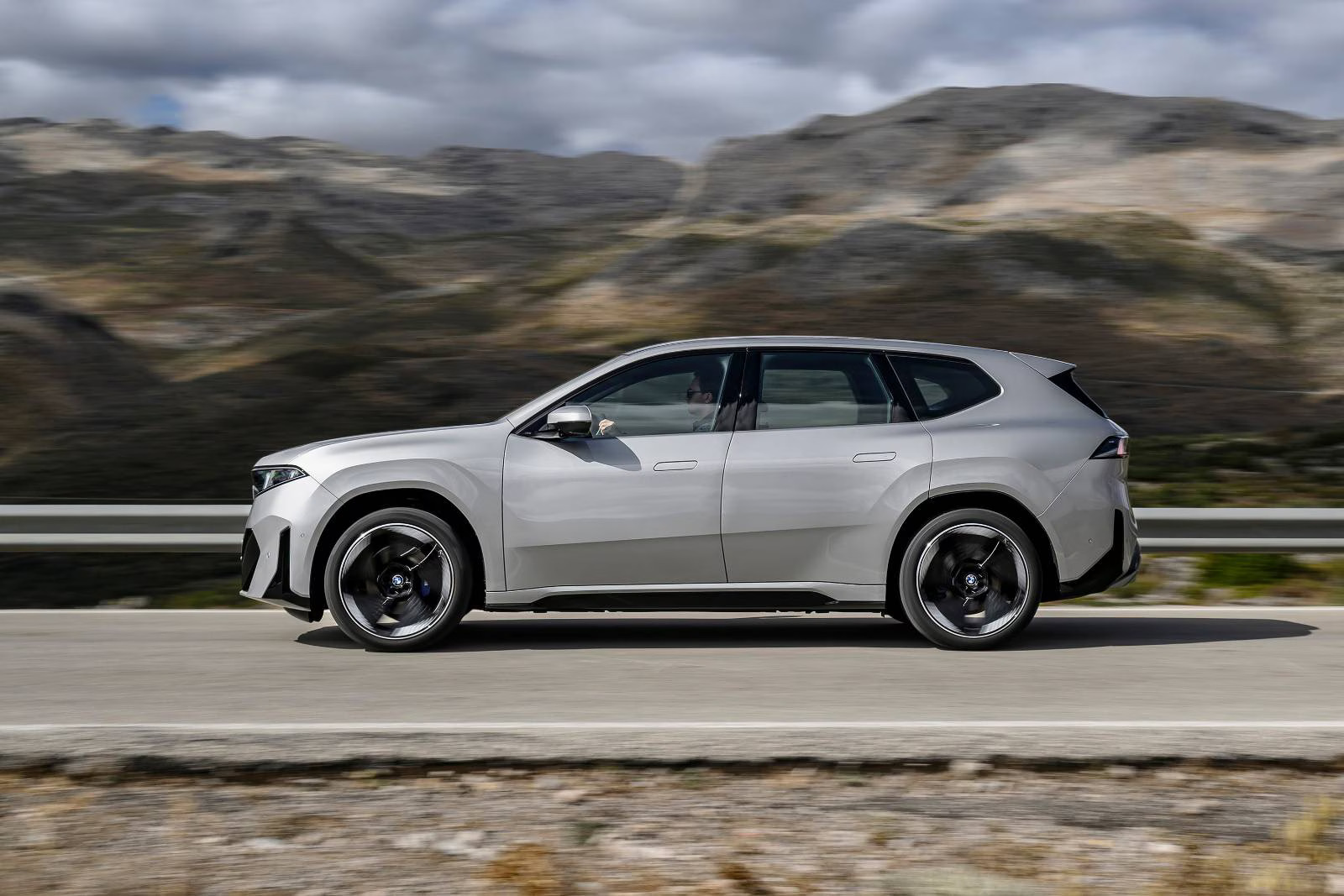 2027 BMW iX3 and Porsche Macan Electric performance comparison