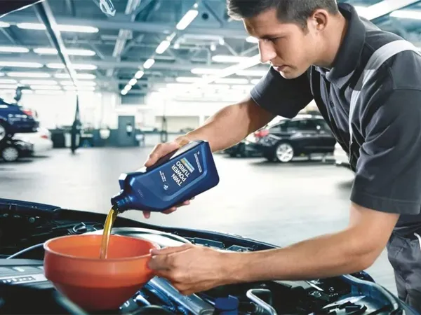 BMW X7 engine oil and oil filter service