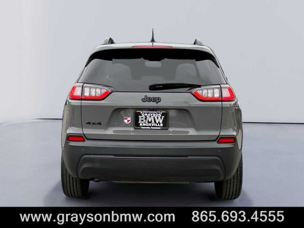 Used 2023 Jeep Cherokee Altitude Lux SUV