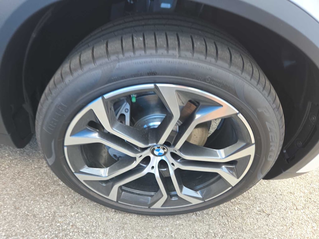 New 2026 BMW X5 xDrive40i SUV
