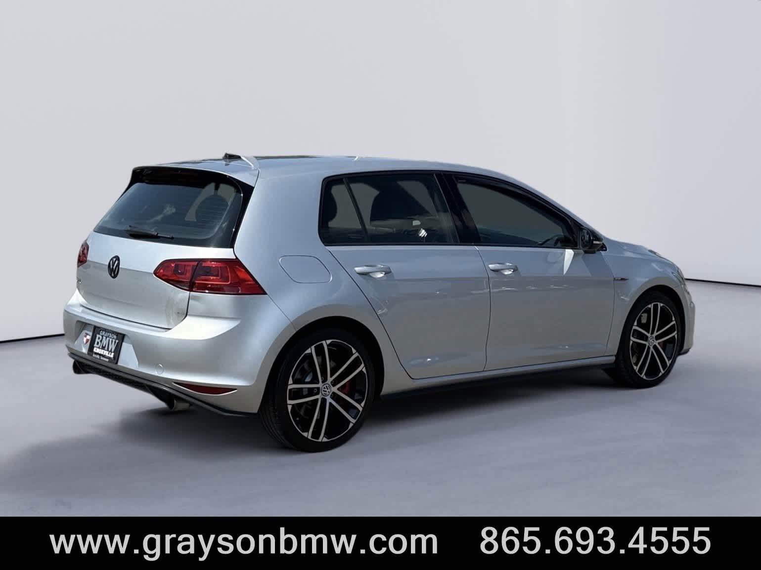 2017 Volkswagen Golf GTI Sport photo 2