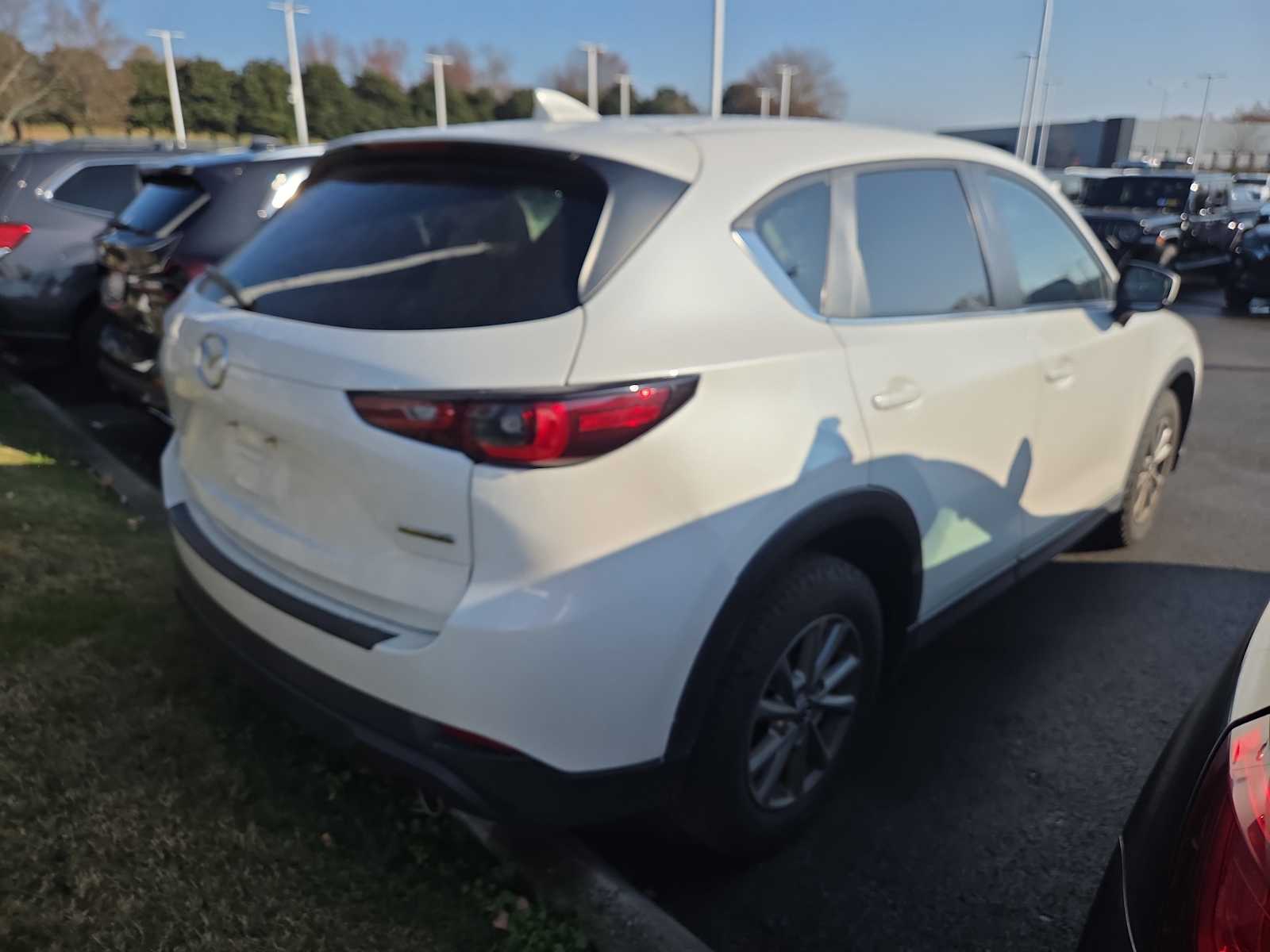 2022 Mazda CX-5 2.5 Select photo 4