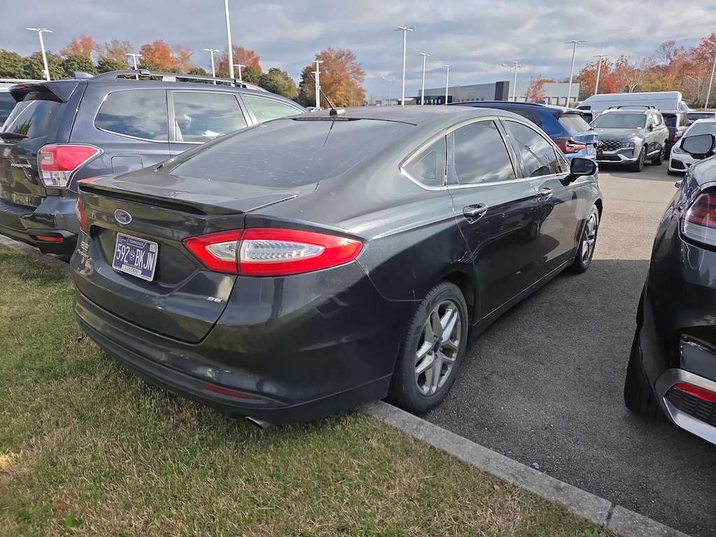 Used 2014 Ford Fusion SE Sedan