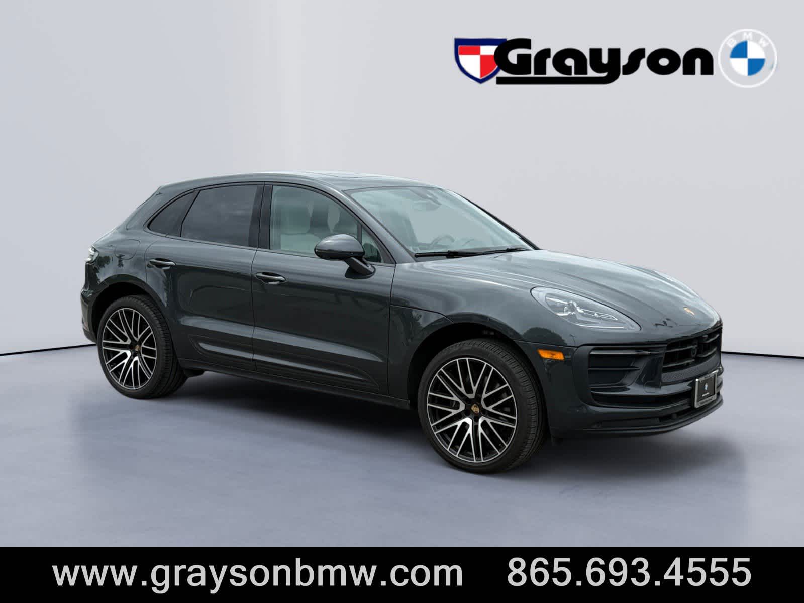 2024 Porsche Macan -'s photo