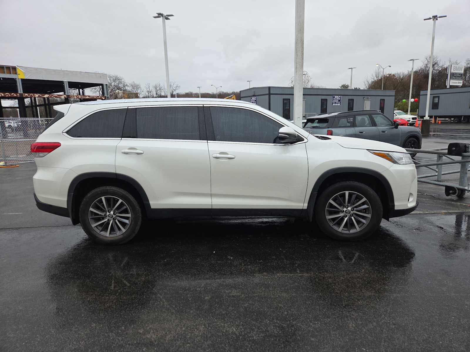 2019 Toyota Highlander XLE photo 3