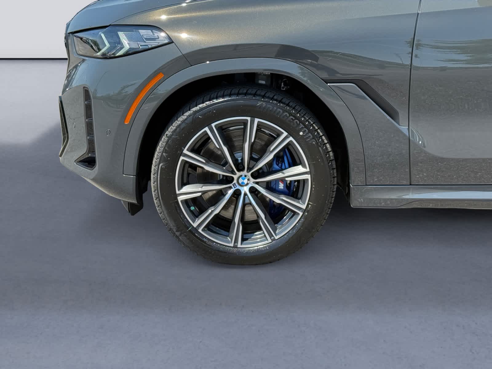 2026 BMW X6 M60i - Photo 9