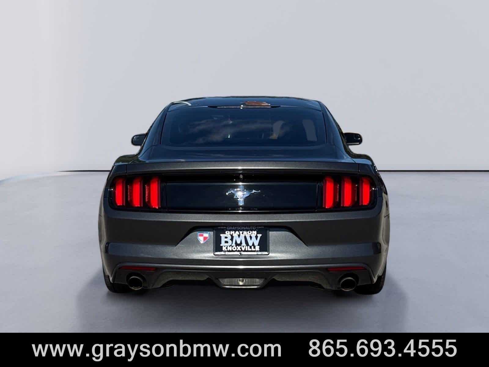 2017 Ford Mustang V6 photo 4